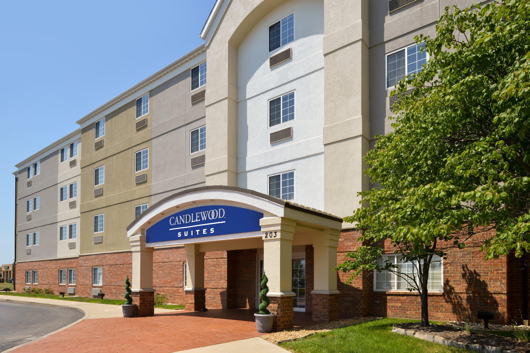 Candlewood Suites Bloomington-Normal Photo