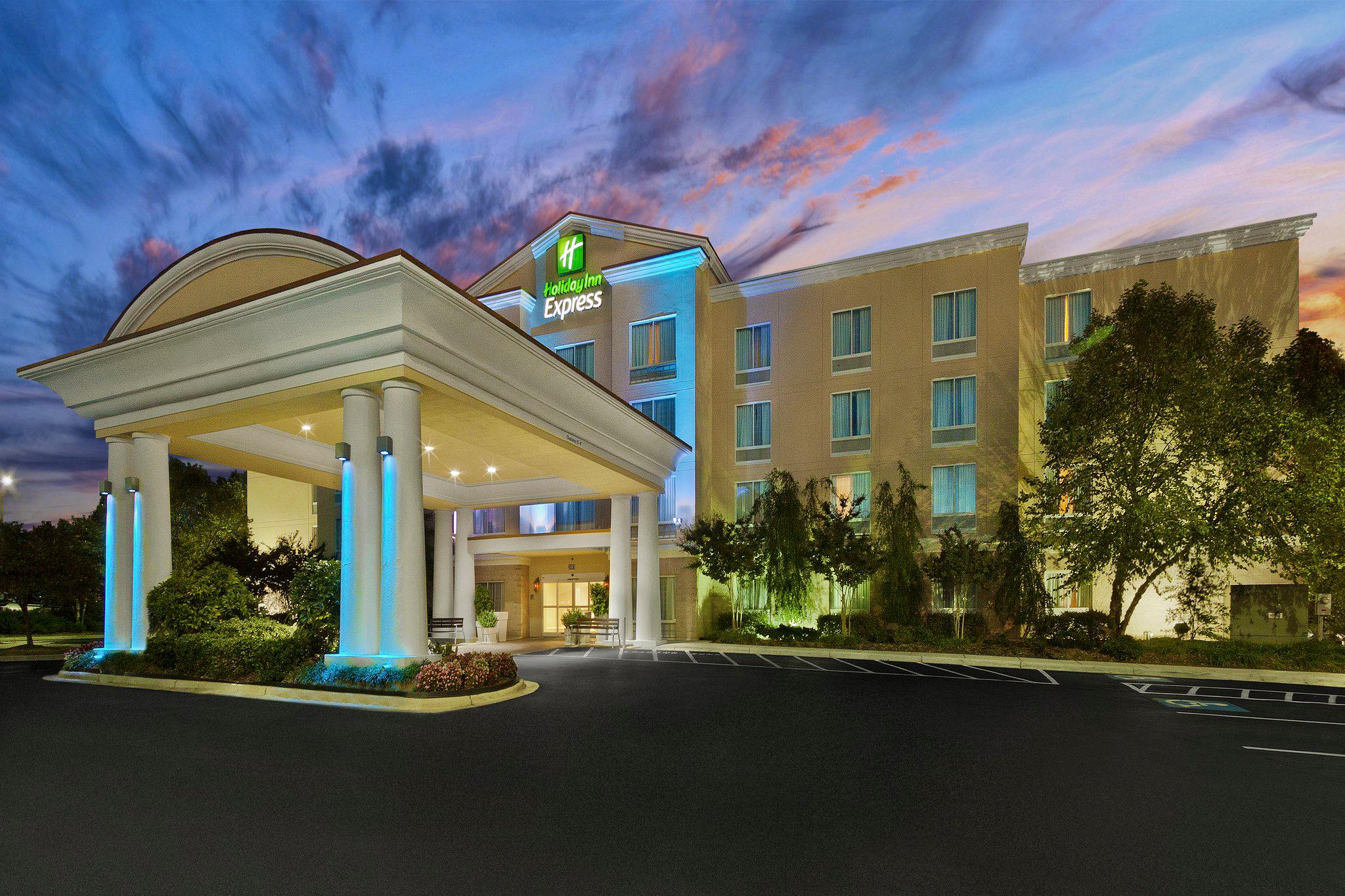 Holiday Inn Express & Suites Concord Photo