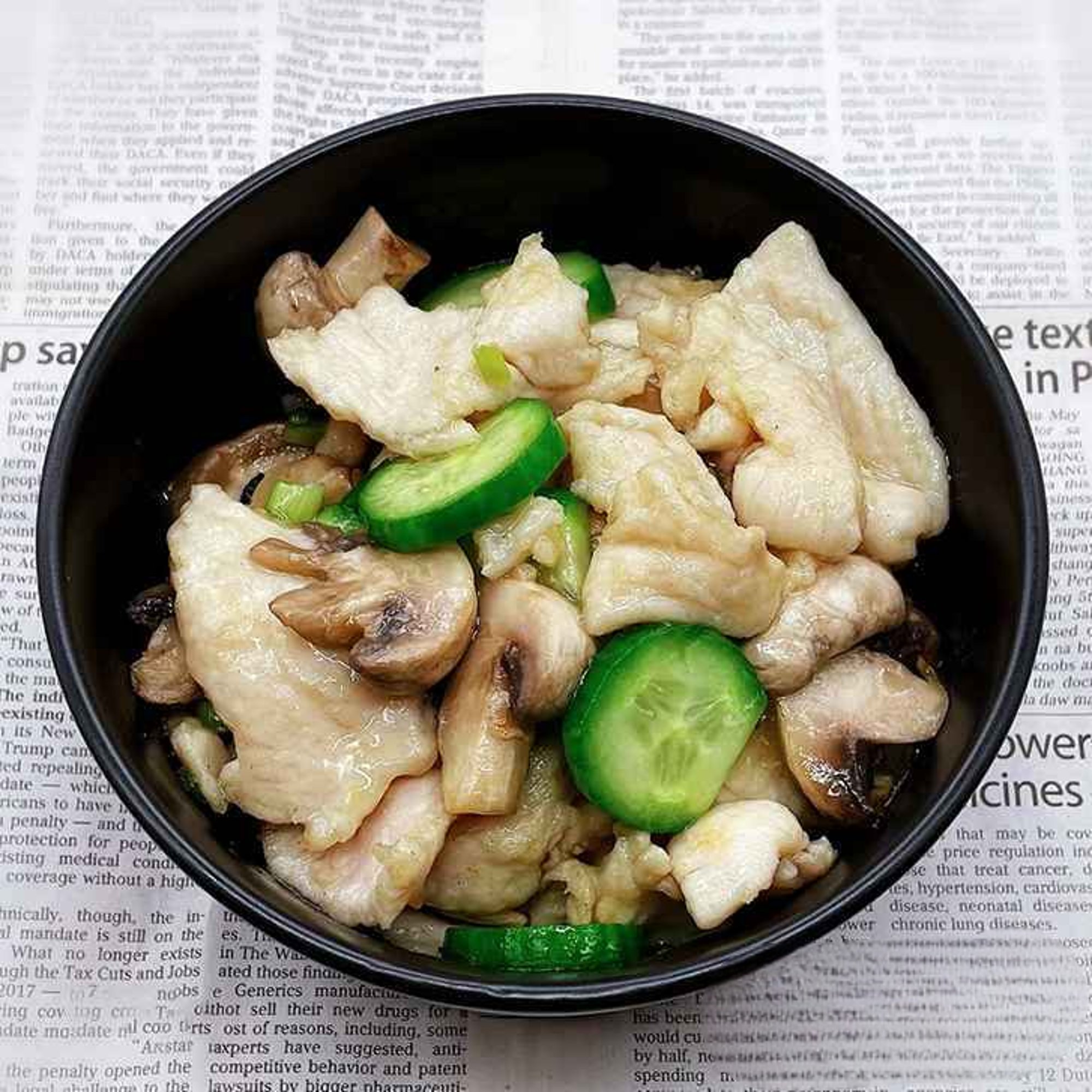 O6. 蘑菇雞片/Moo Goo Gai Pan