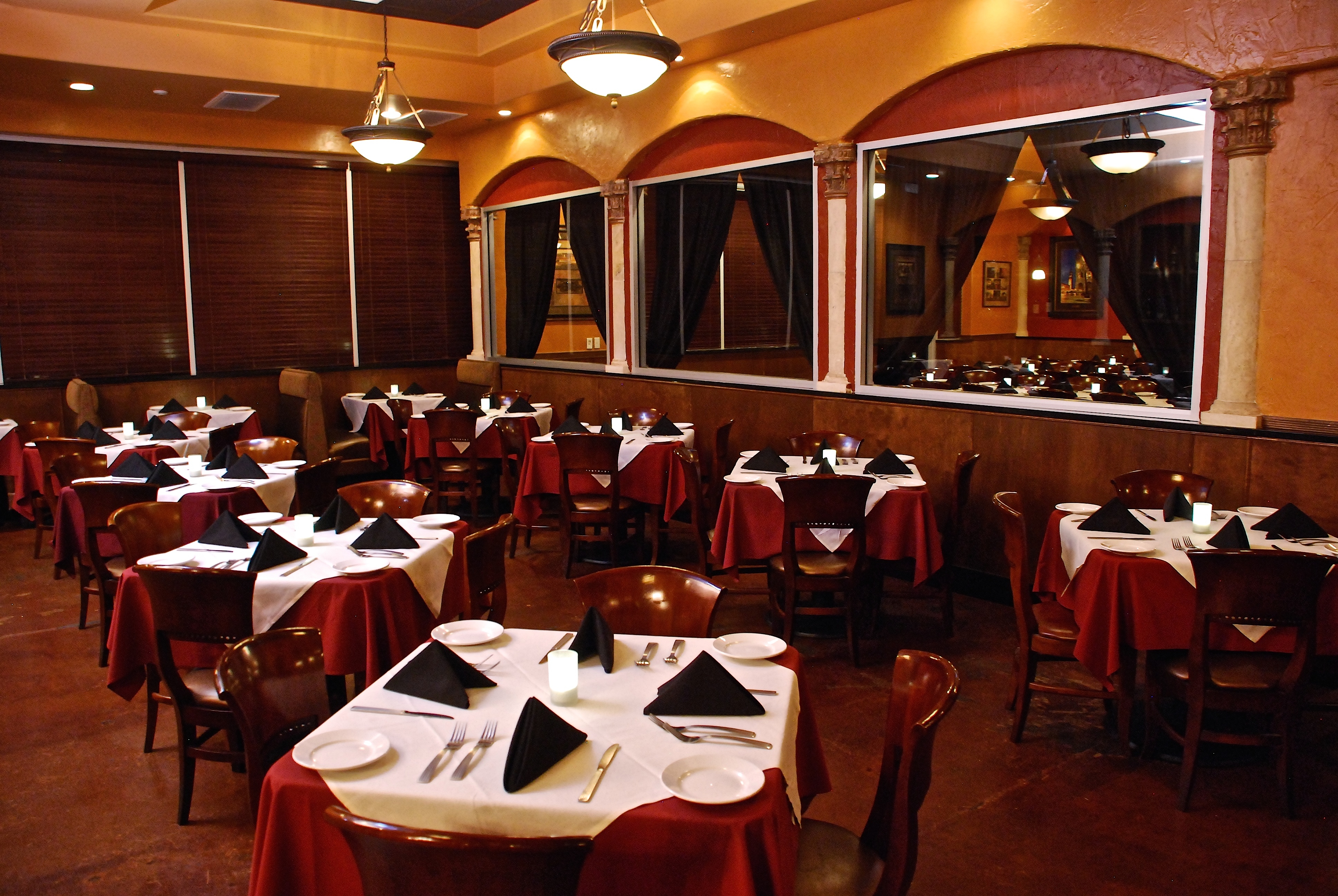 Scuzzi's Italian Restaurant Photo