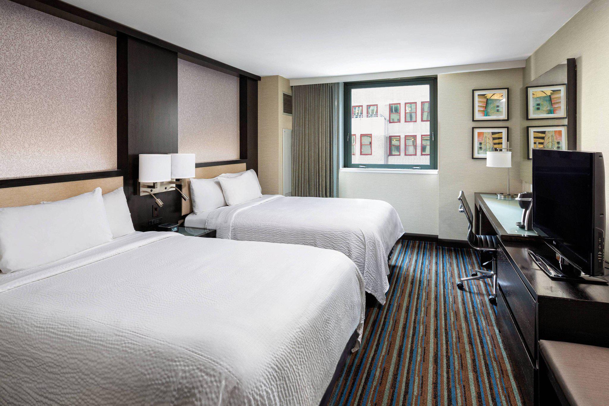 Courtyard by Marriott New York Manhattan/Times Square Photo