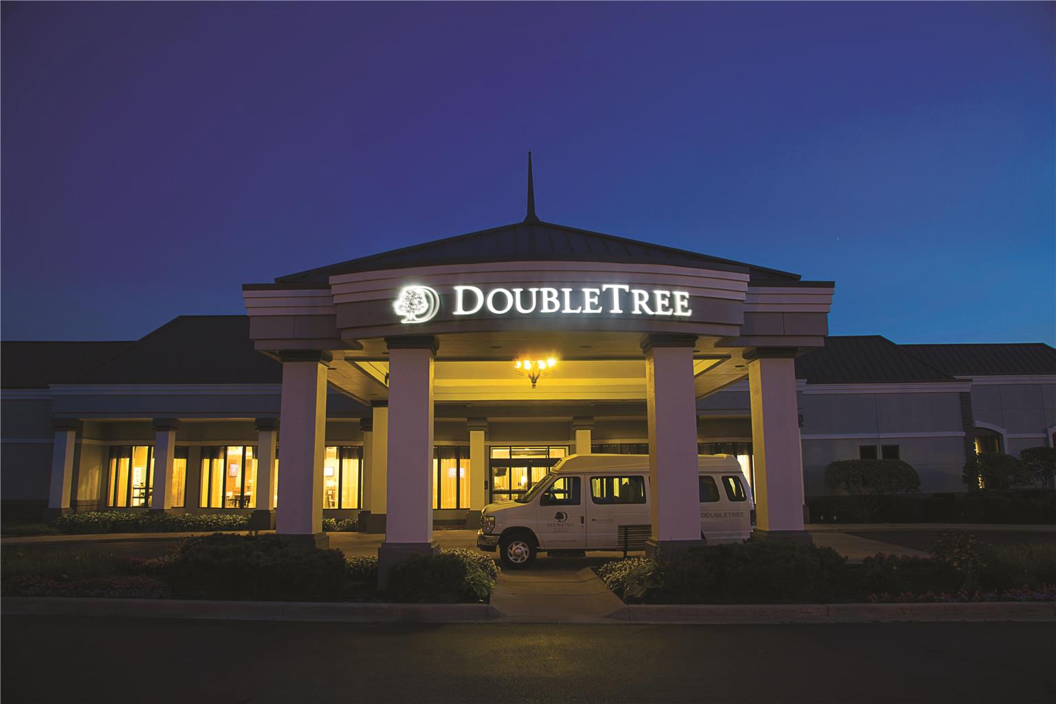 DoubleTree by Hilton Detroit Novi Image