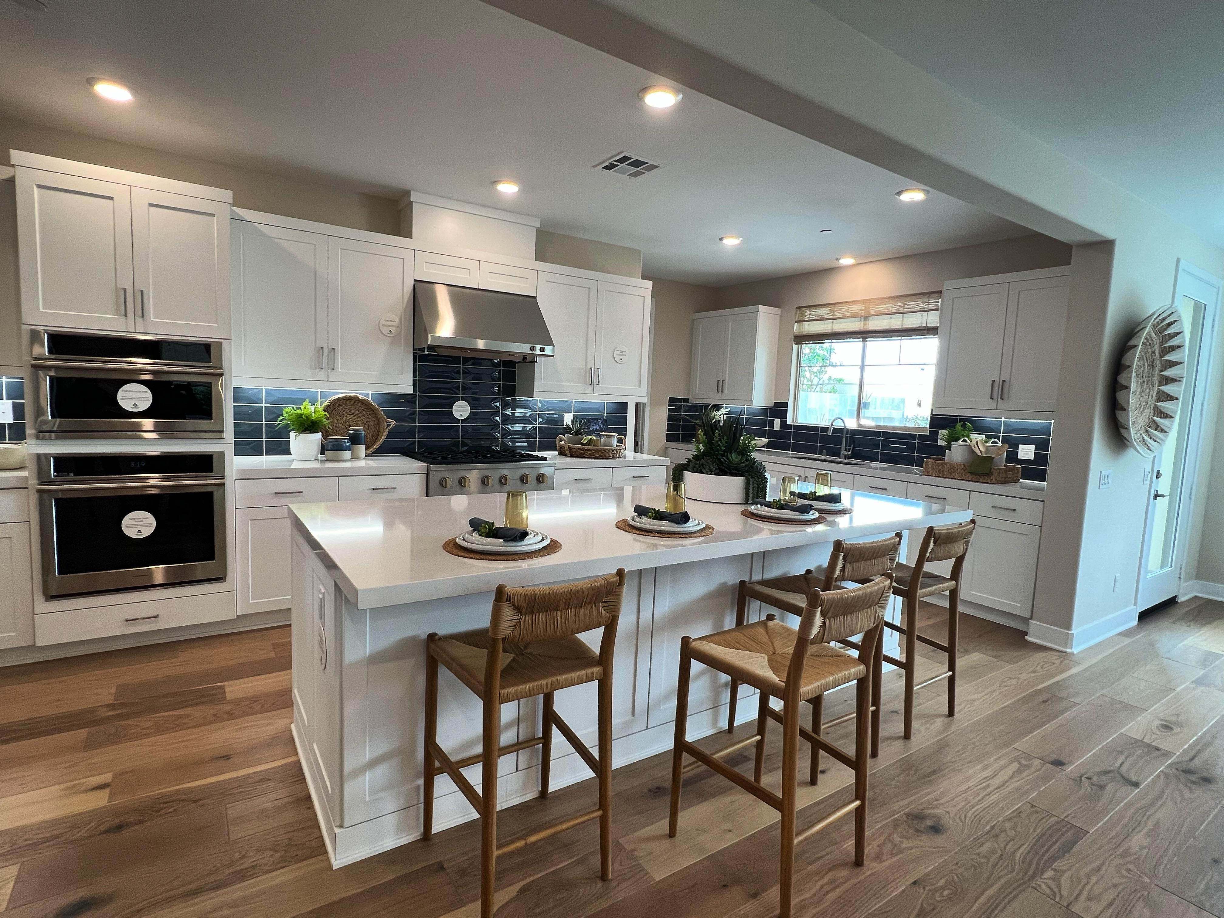 Custom Painting & Decorating Inc. Image