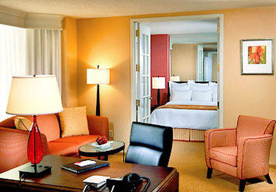 Chicago Marriott Suites Downers Grove Photo