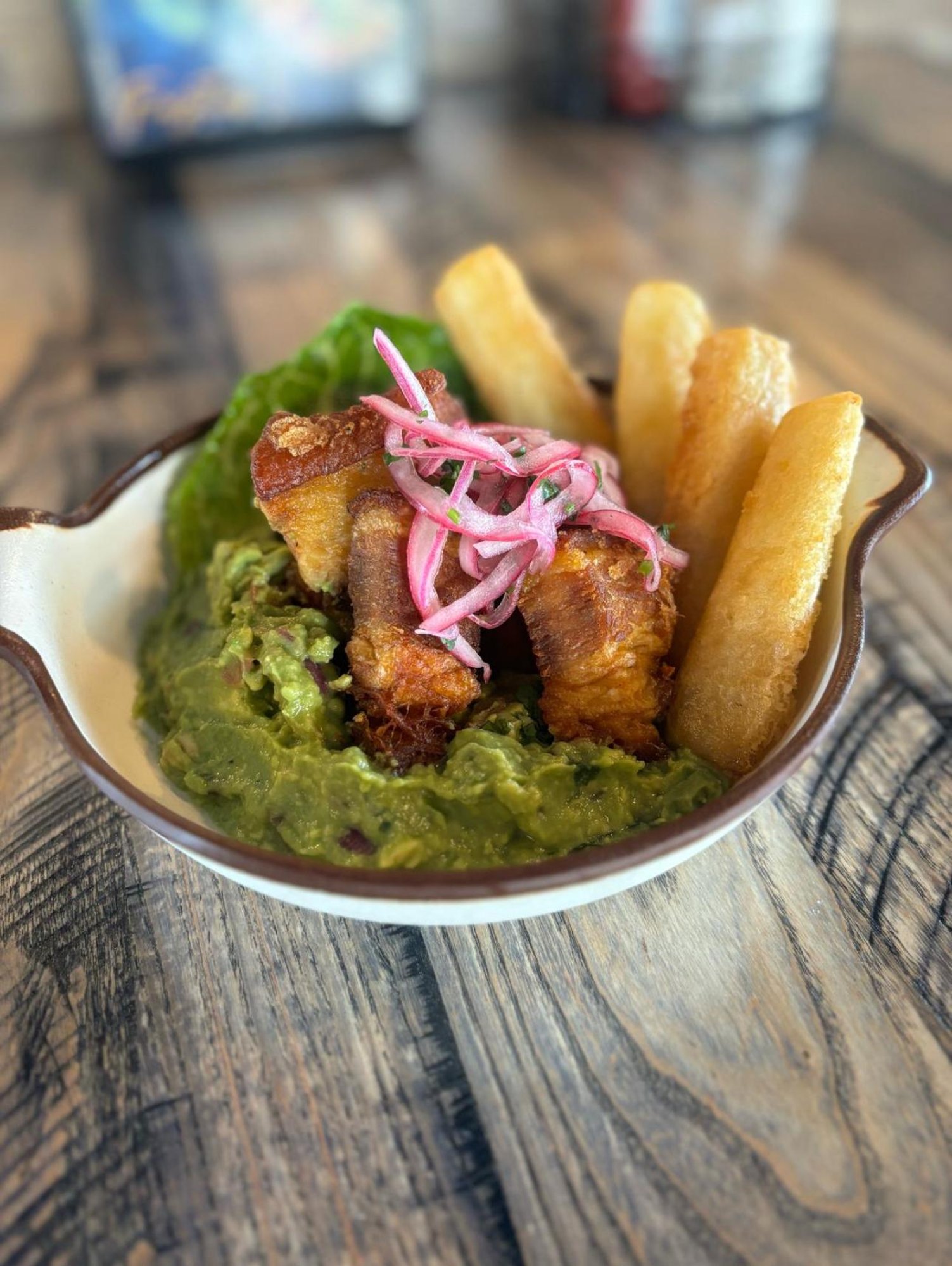 Guapomole Con Chicharrón