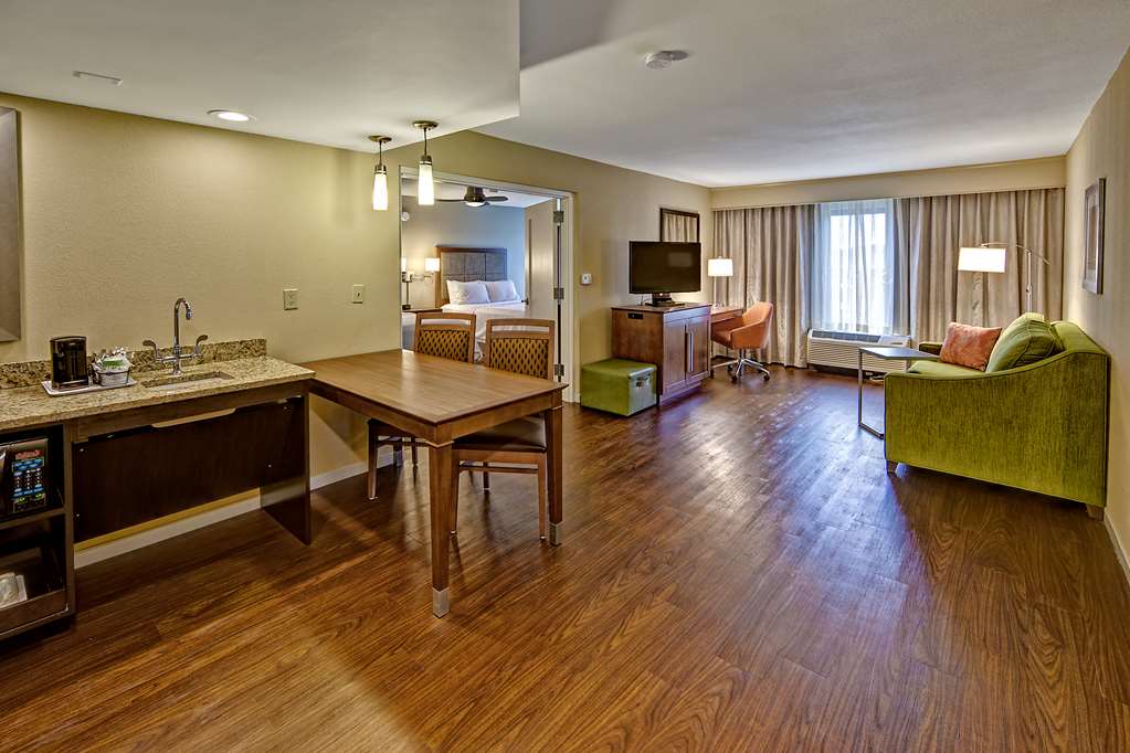 Hampton Inn & Suites Asheville Airport Image