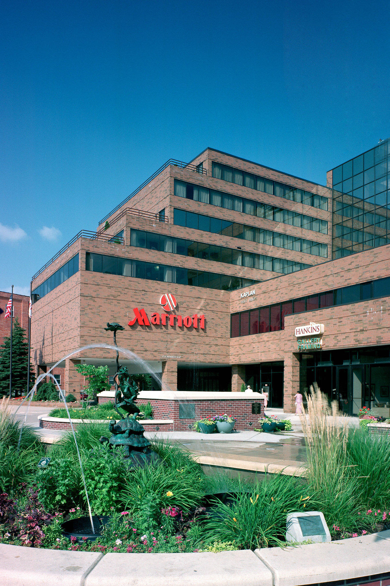 Marriott East Lansing at University Place Photo