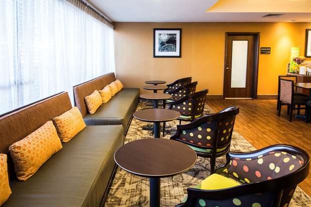 Images Hampton Inn Philadelphia-International Airport