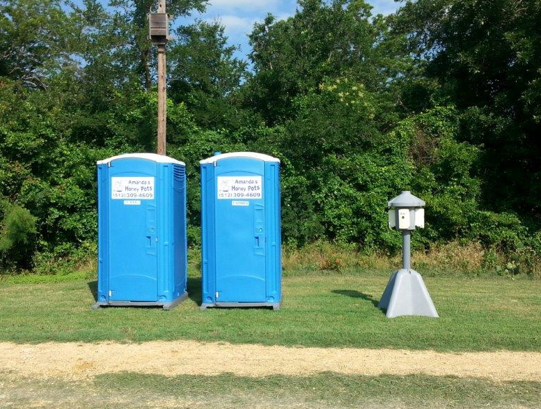 Amanda's Honey Pots Portable Toilet Supplier Taylor, TX 76574
