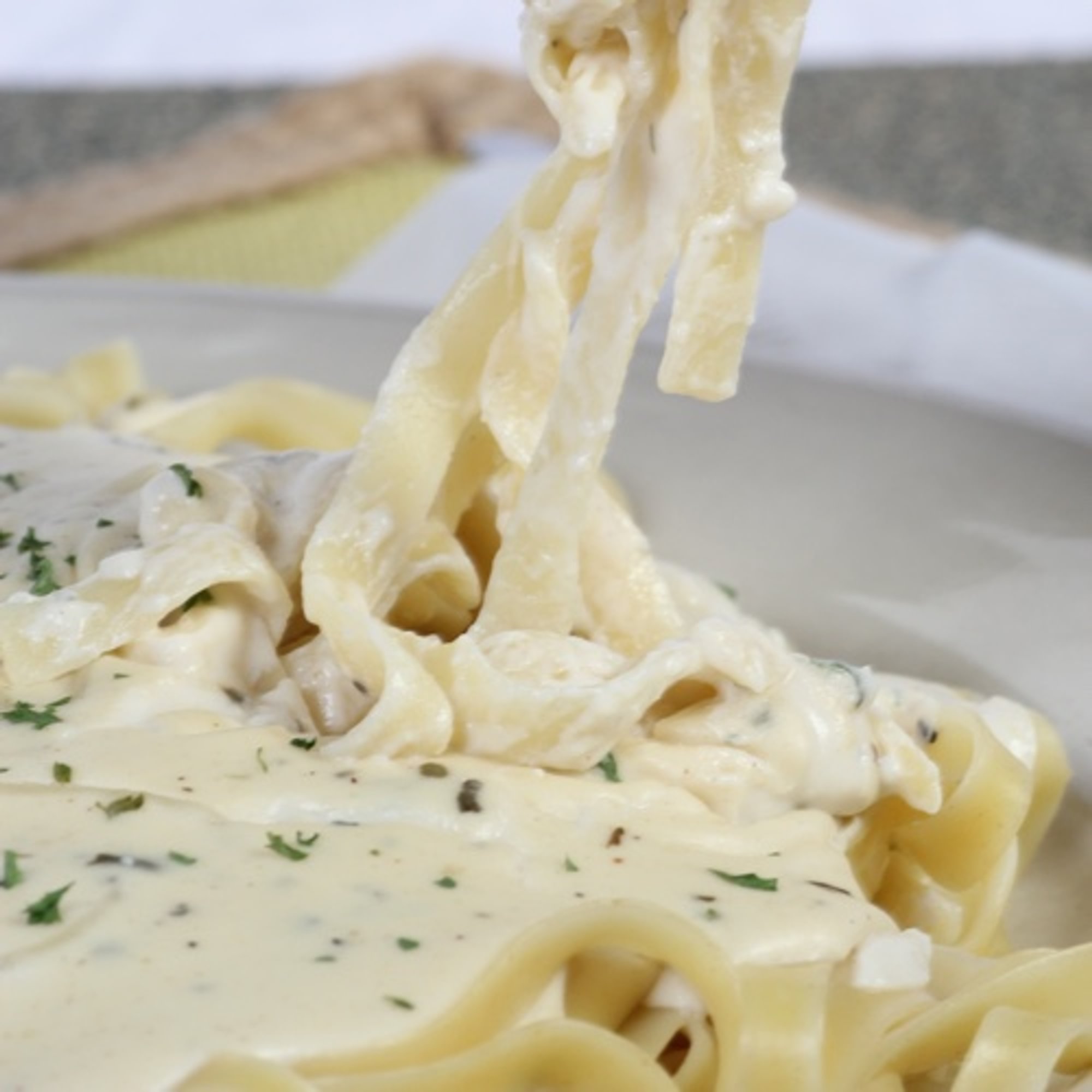 Fettuccine Alfredo (1/2 Gallon)