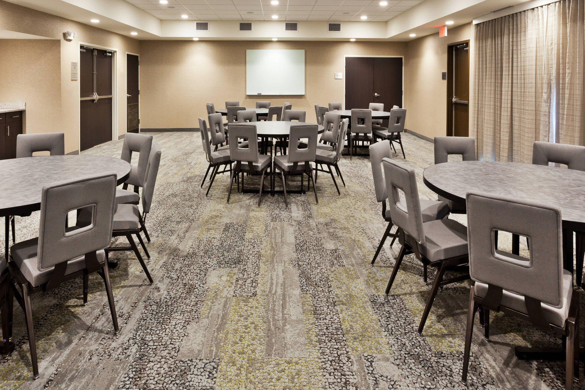 Courtyard by Marriott Auburn Photo