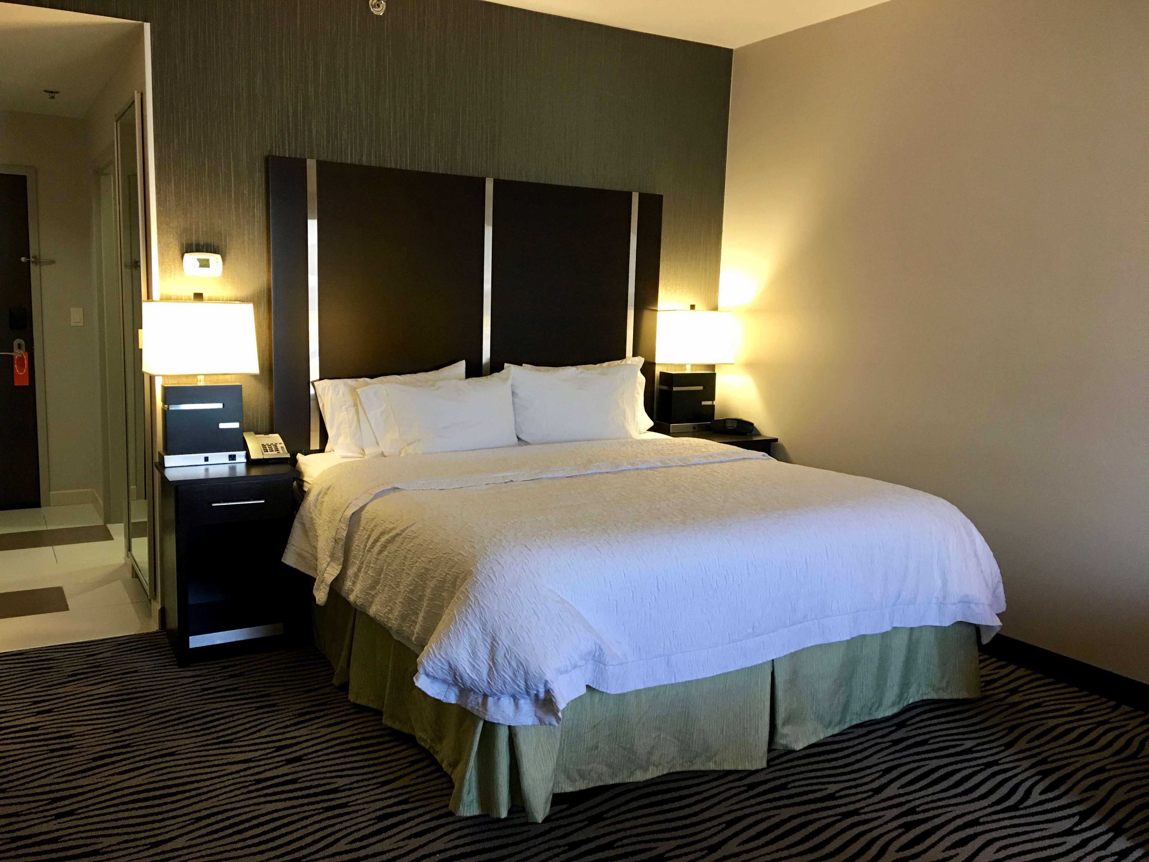 Hampton Inn & Suites Tulsa/Central Photo