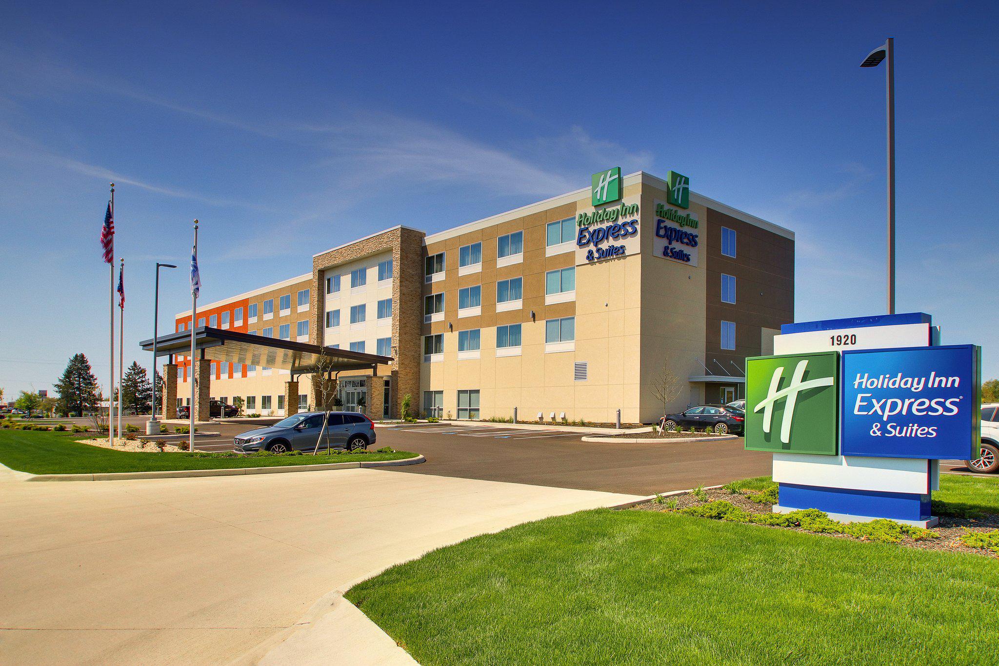 Holiday Inn Express & Suites Findlay North Photo