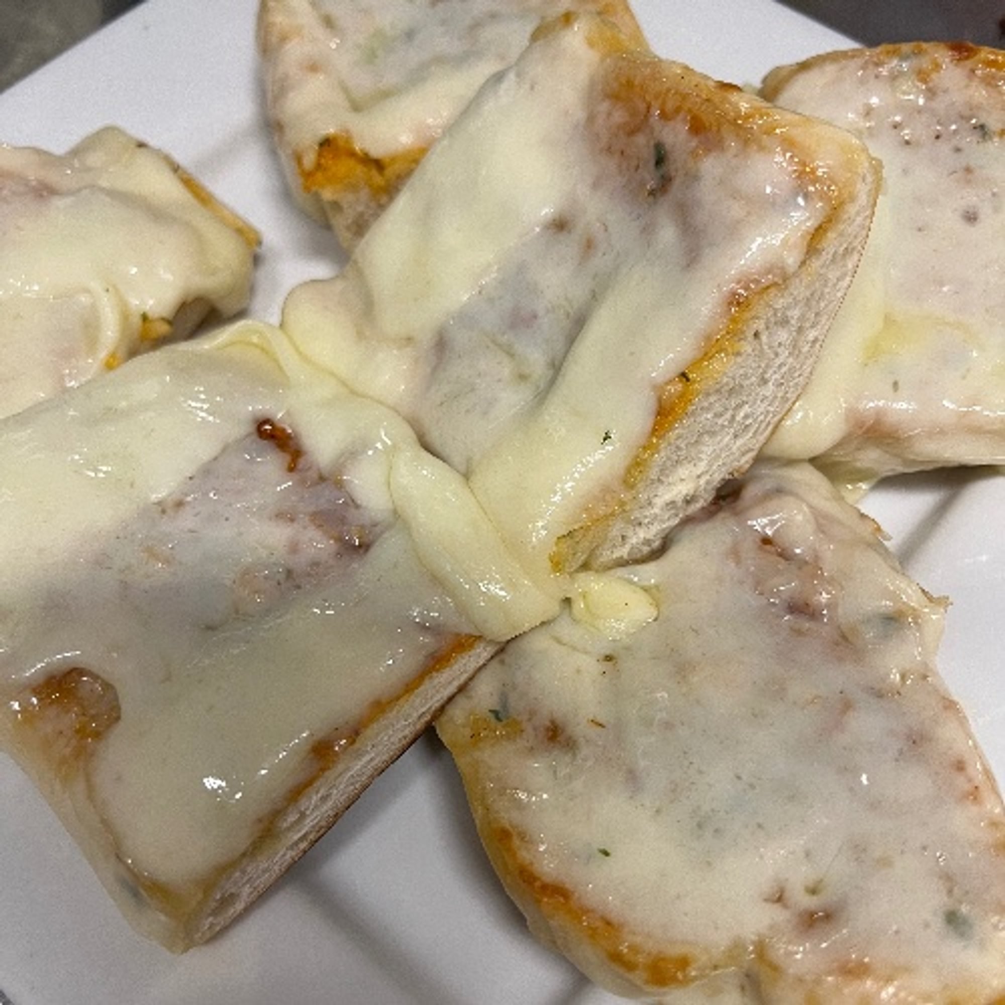 Garlic bread with cheese