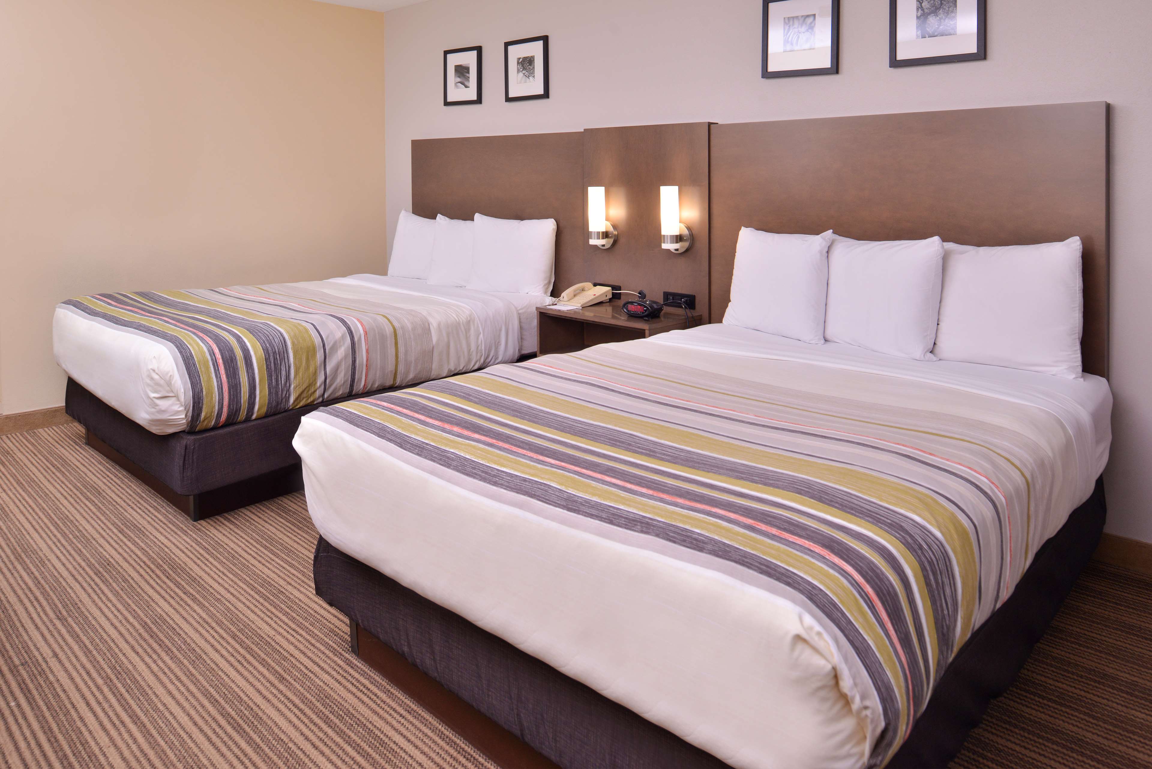 Country Inn & Suites by Radisson, Omaha Airport, IA Photo