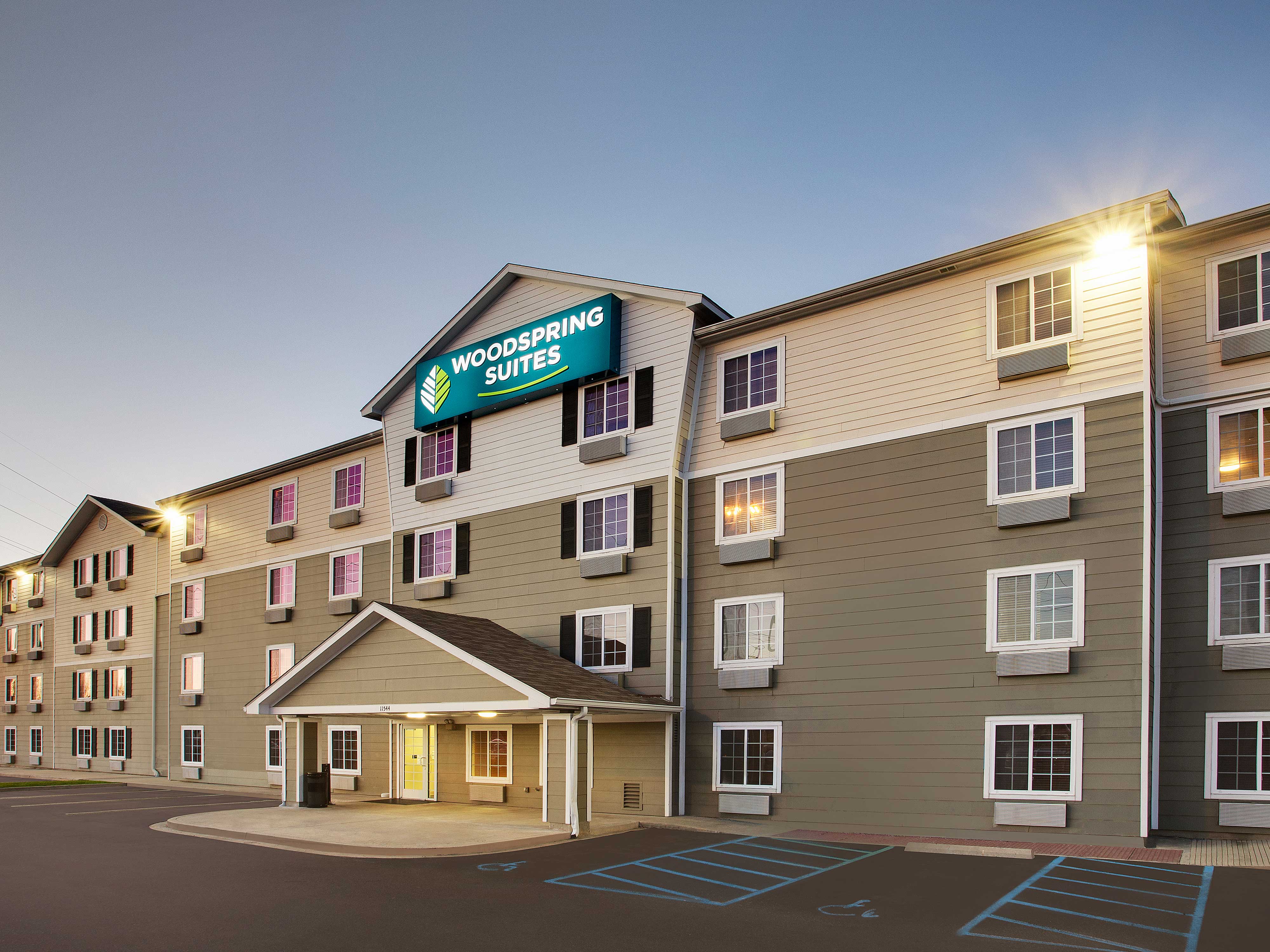 WoodSpring Suites Baton Rouge East Photo