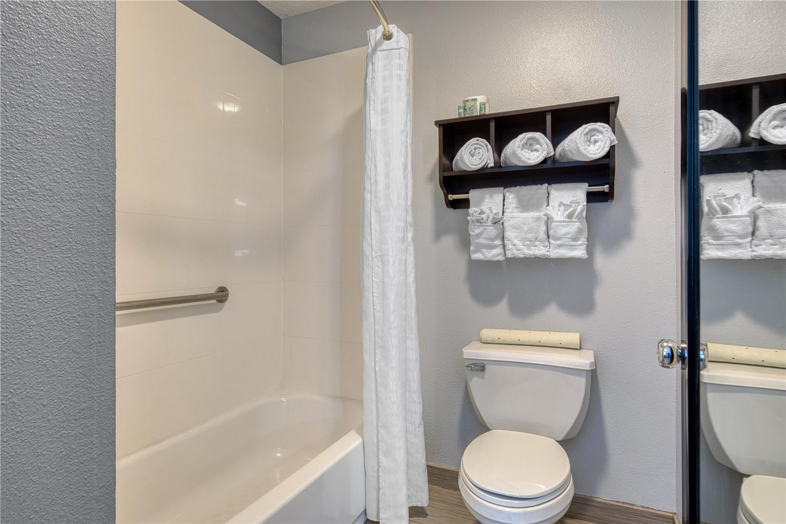 Best Western Lake Conroe Inn Image