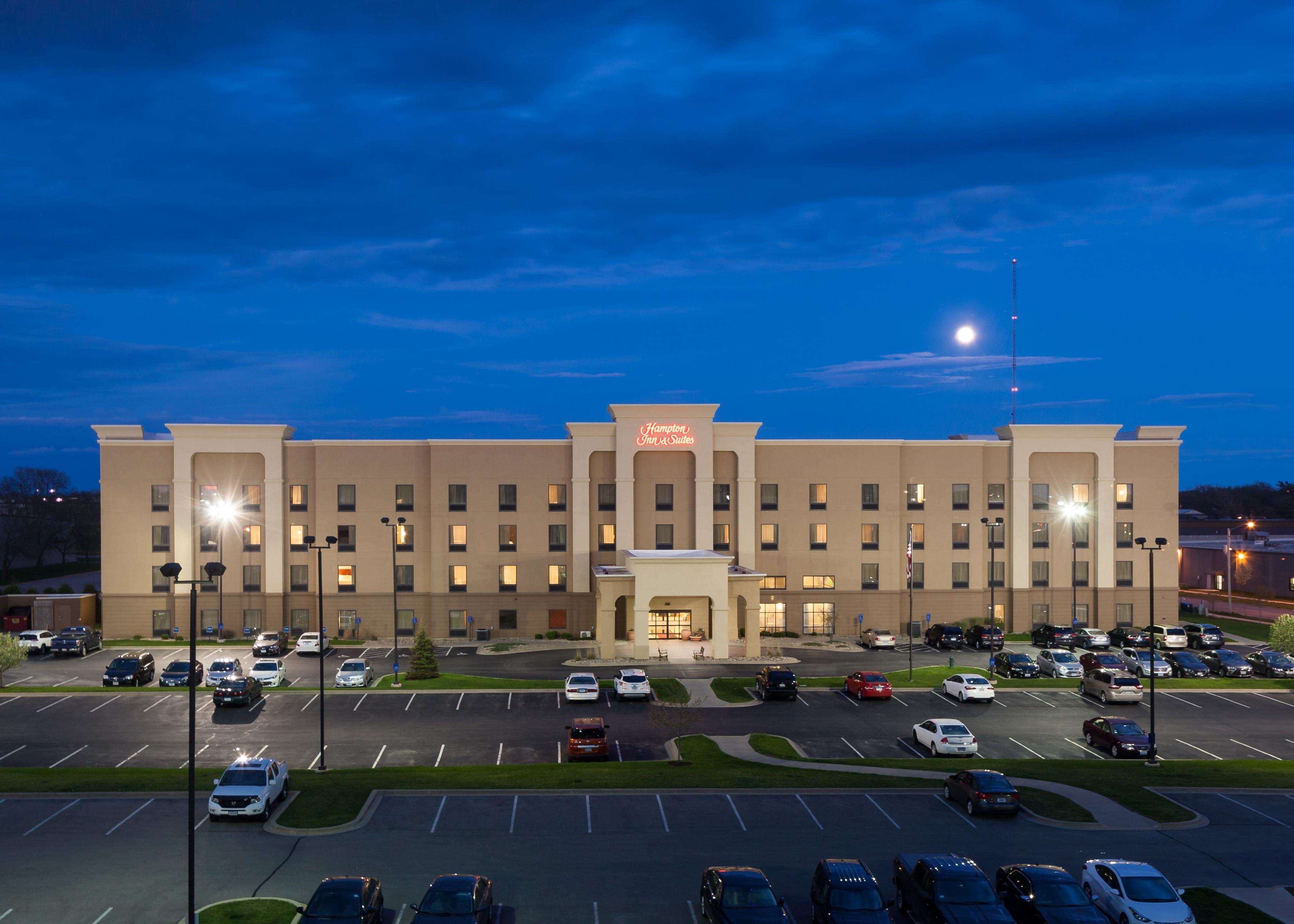 Hampton Inn & Suites Cedar Rapids - North Photo