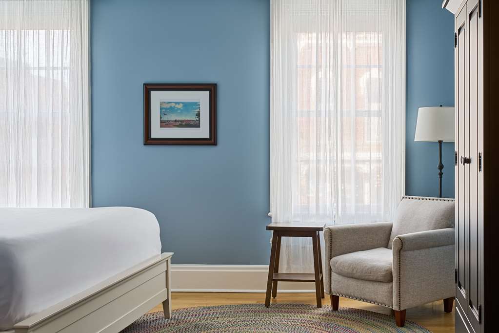 The Cadillac House Lexington, Tapestry Collection by Hilton Image