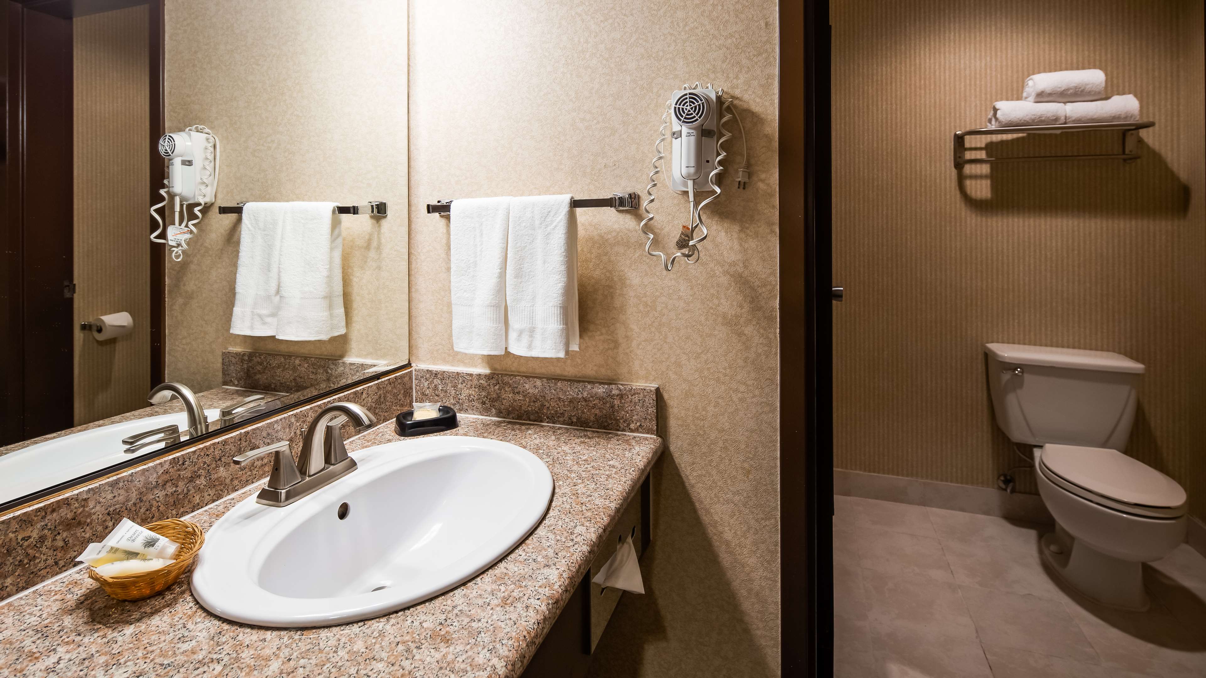 SureStay Plus Hotel by Best Western Reno Airport Photo