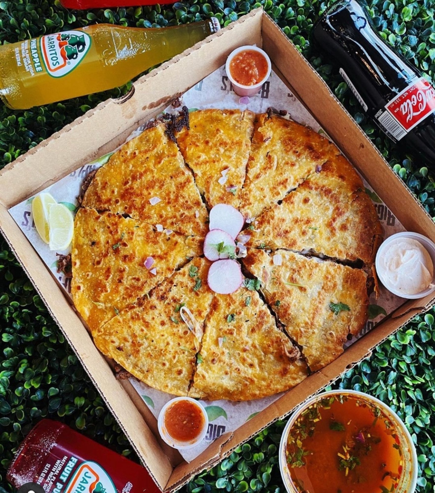 Quesabirria Pizza
