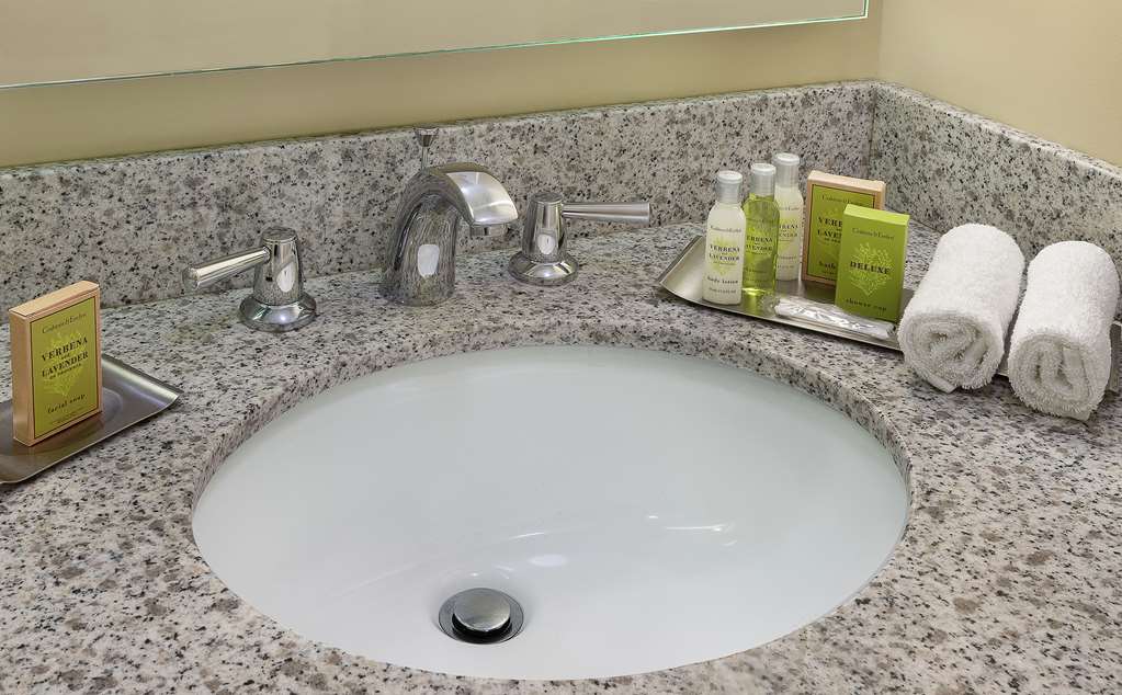 DoubleTree by Hilton Hotel Cape Cod - Hyannis Image