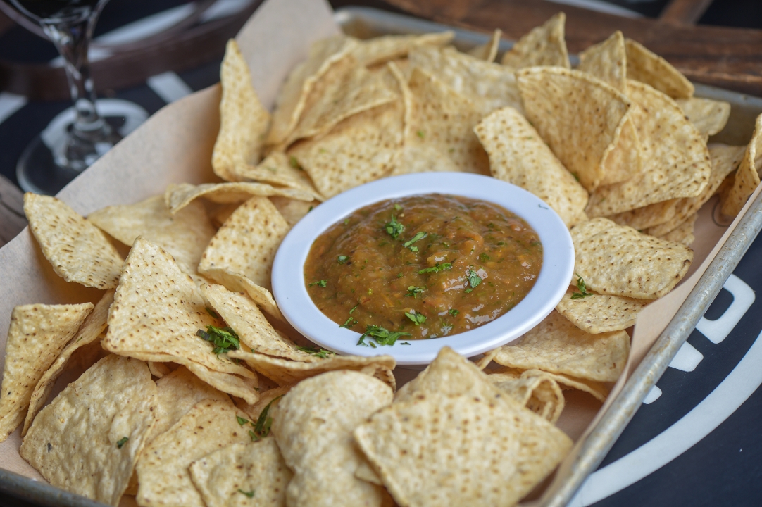 CHIPS & SALSA