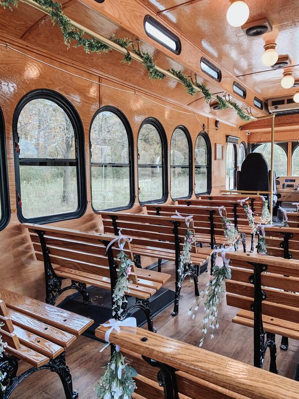 Wedding Trolley Classic Wood interior