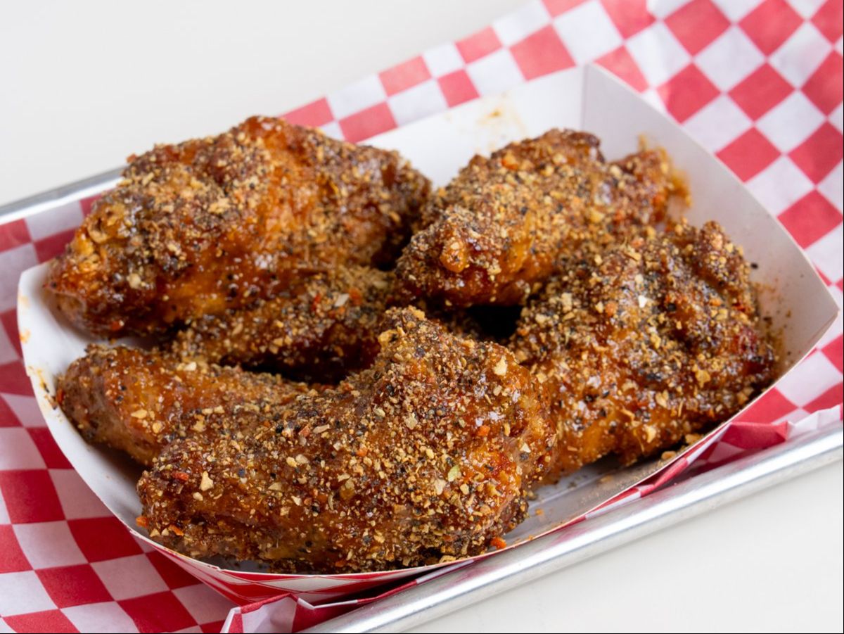 8 Wings