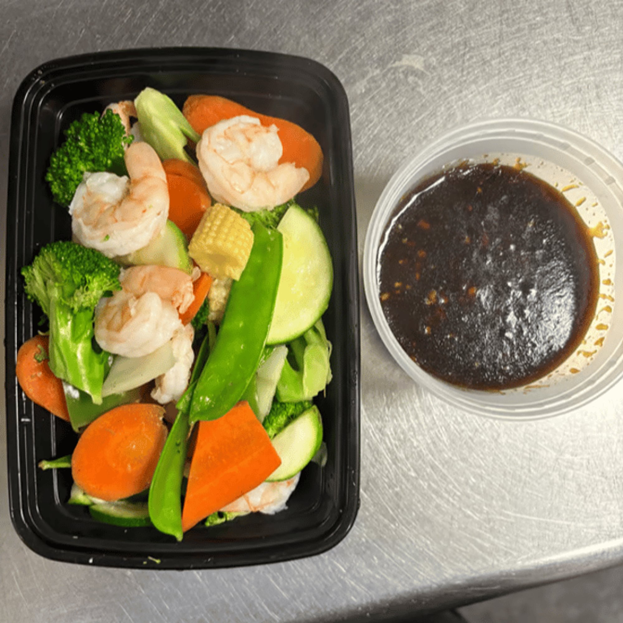 S4. Shrimp & Veggies (White Sauce)