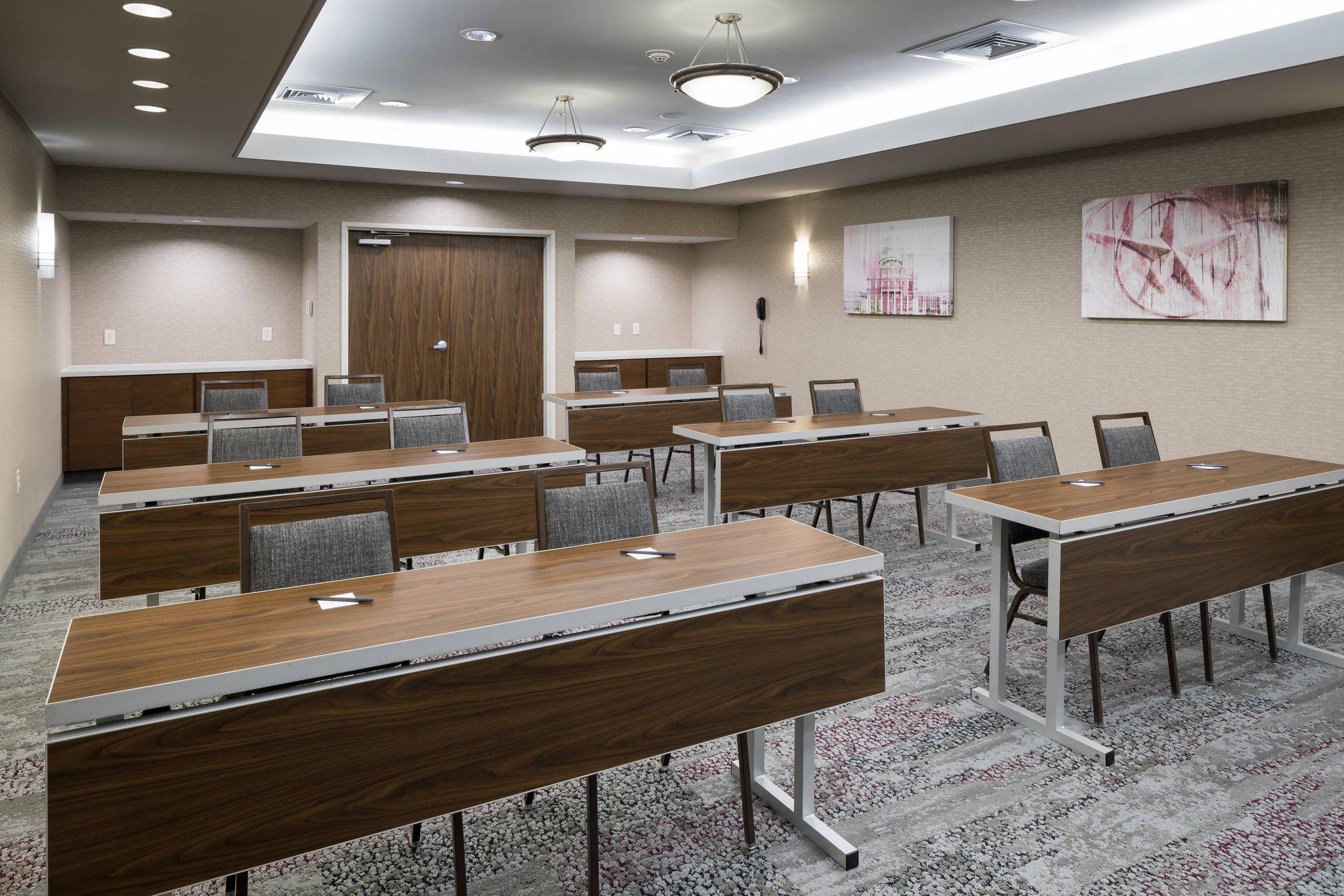 Courtyard by Marriott Austin North/Parmer Lane Photo