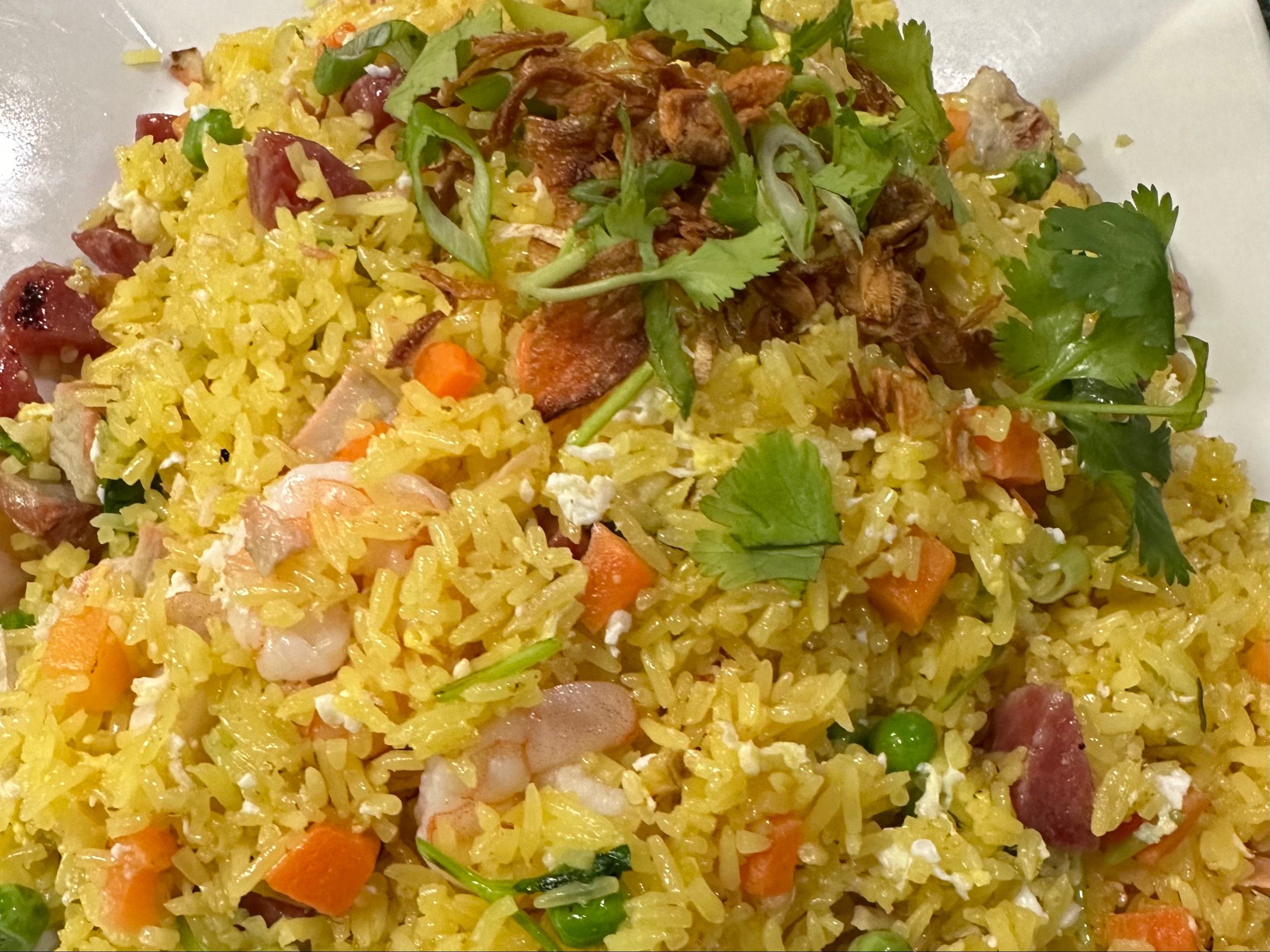F1. House Special Fried Rice (Com Chiên Duong Châu)
