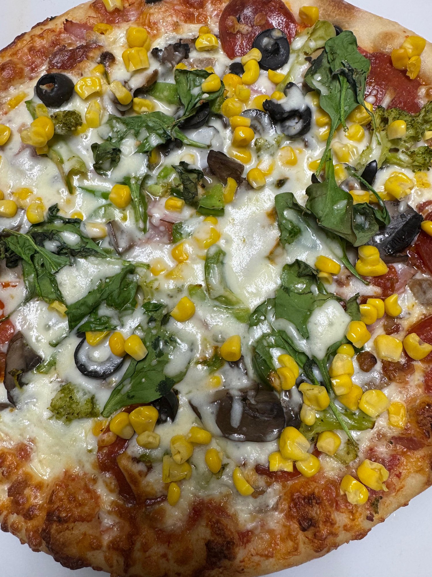 Supreme Carinis Pizza