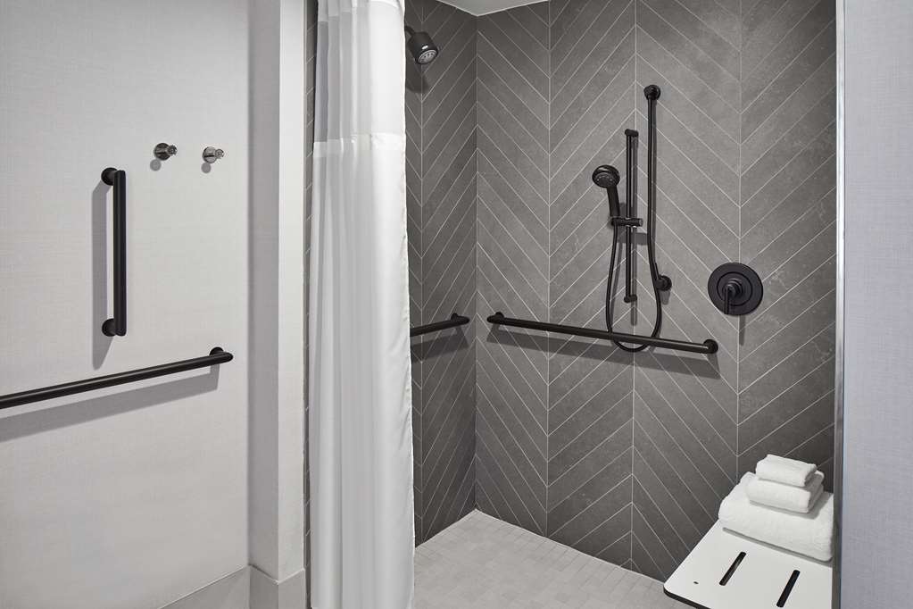 Cumberland House Knoxville, Tapestry Collection by Hilton Image