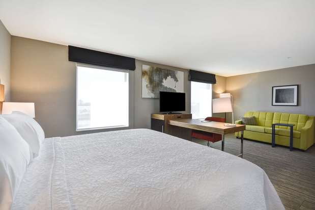 Images Hampton Inn & Suites Detroit/Warren