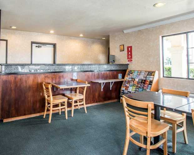 Images Econo Lodge