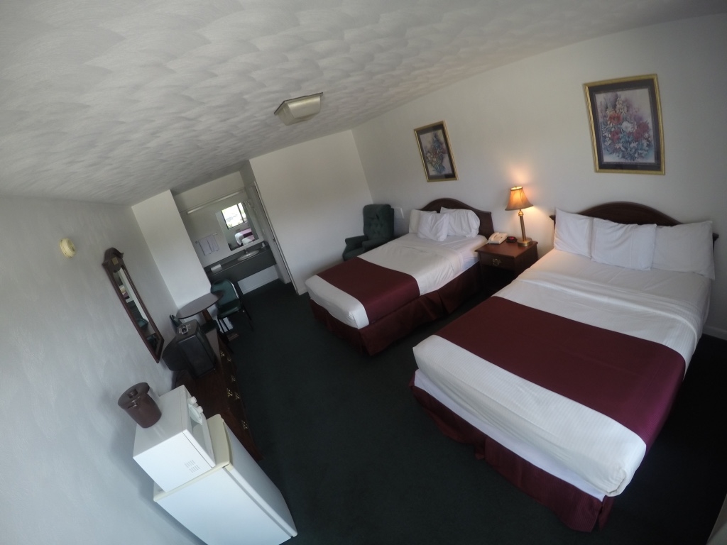 Lake Inn- Smith Mountain Lake, VA Image