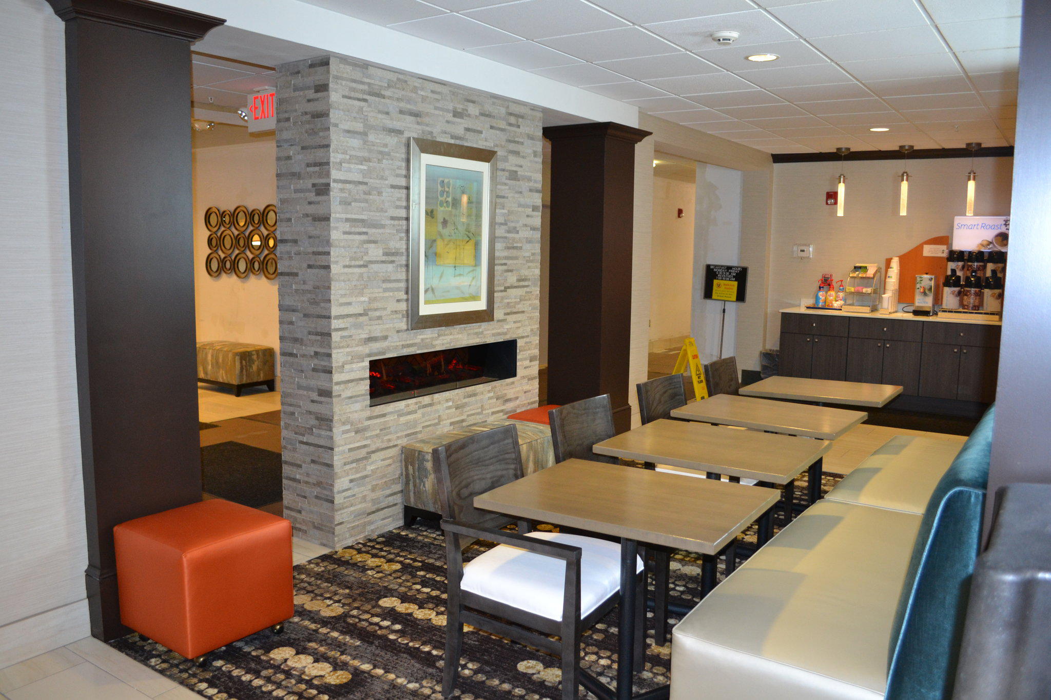 Holiday Inn Express & Suites Kent State University Photo