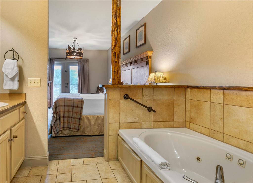 Hilton Grand Vacations Club Wilderness Club at Big Cedar Image