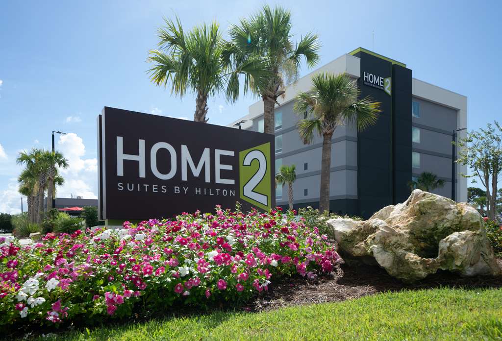 Home2 Suites by Hilton Fort Walton Beach Eglin Air Force Base Logo