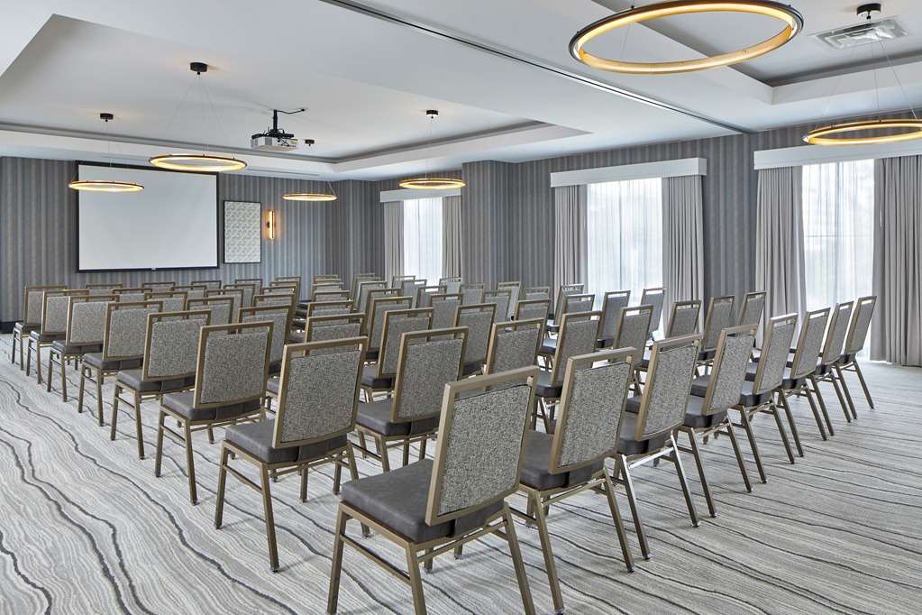 Cumberland House Knoxville, Tapestry Collection by Hilton Image