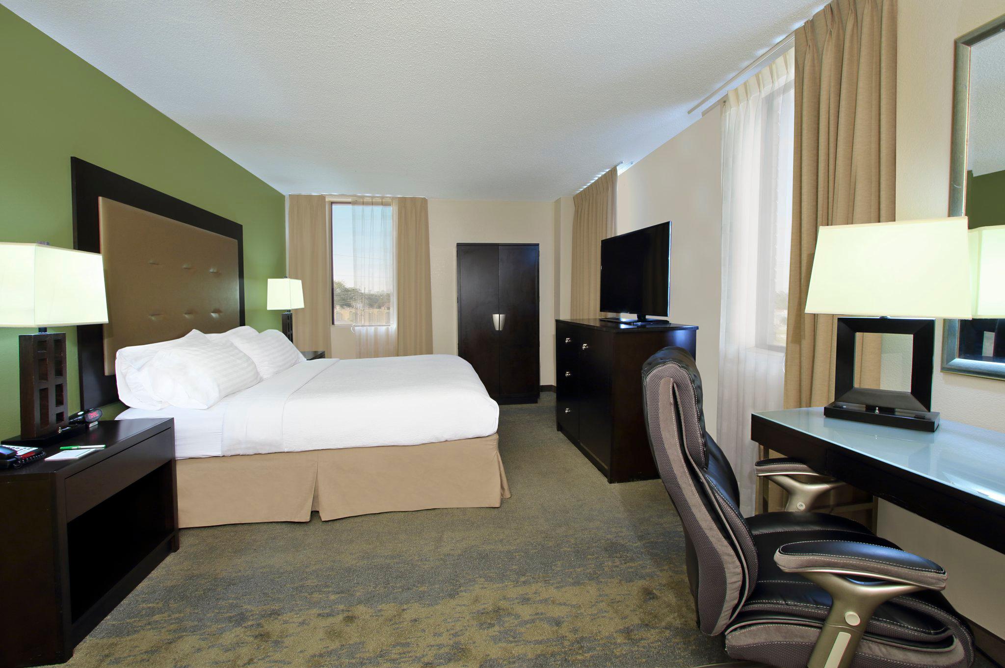 Holiday Inn Metairie New Orleans Airport Photo