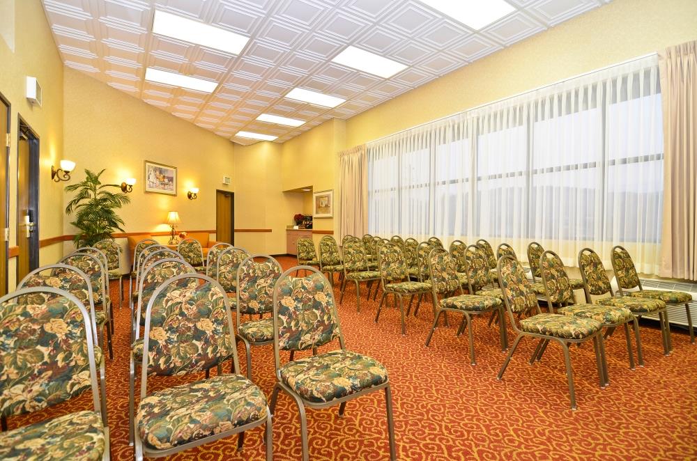 Best Western Inn & Suites At Discovery Kingdom Image