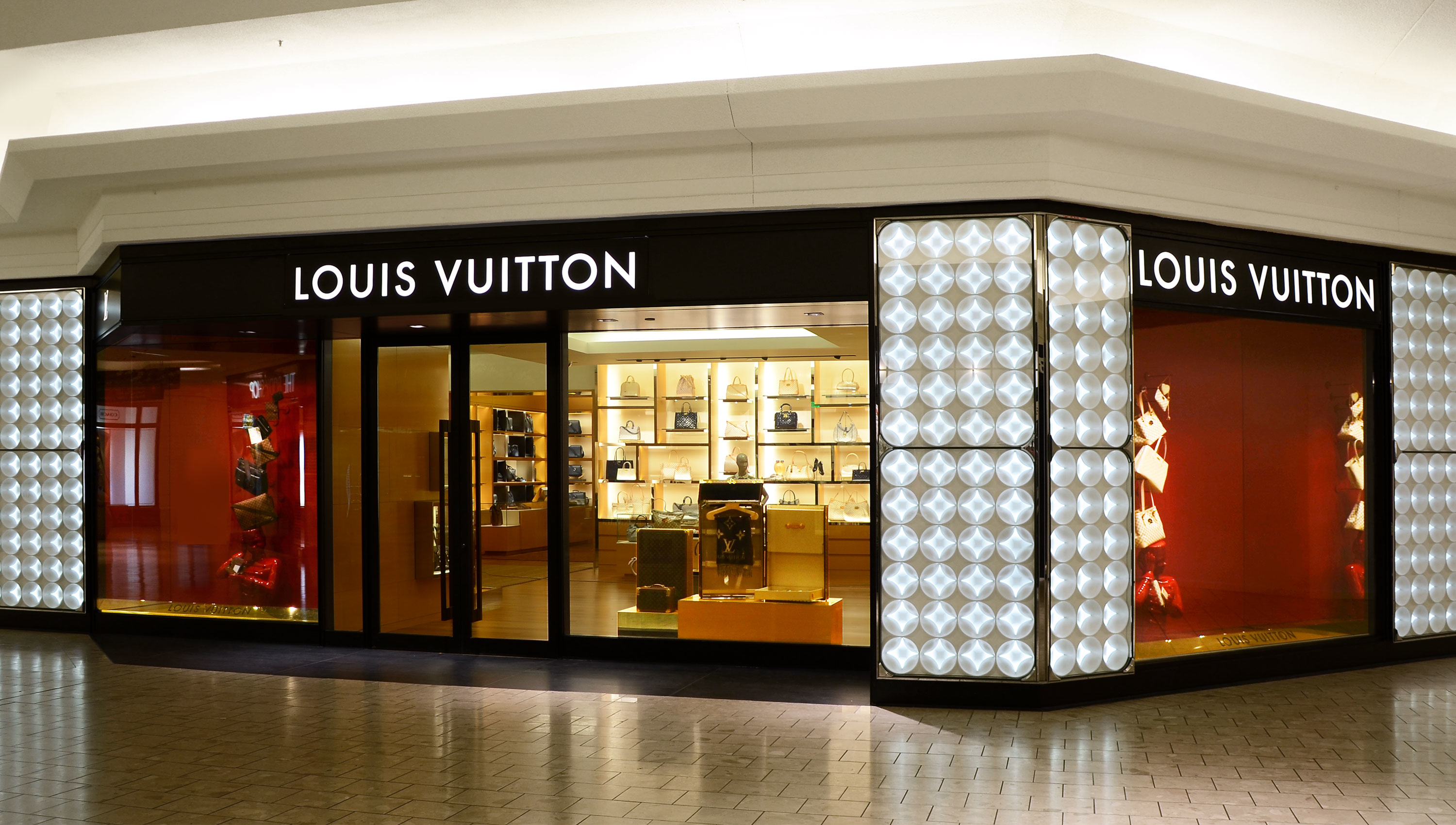 Louis Vuitton Short Hills Photo