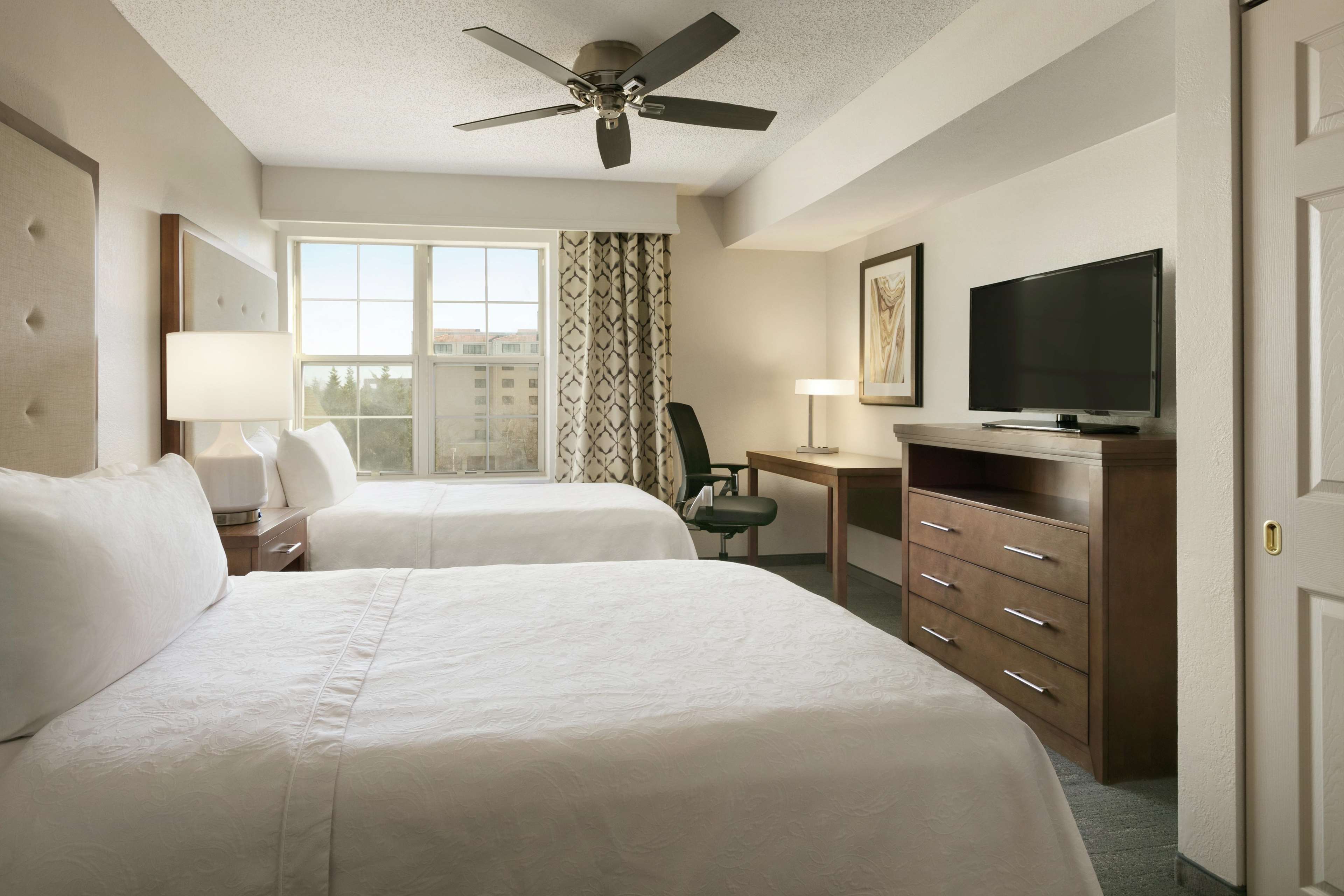 Homewood Suites by Hilton Kansas City-Airport Photo