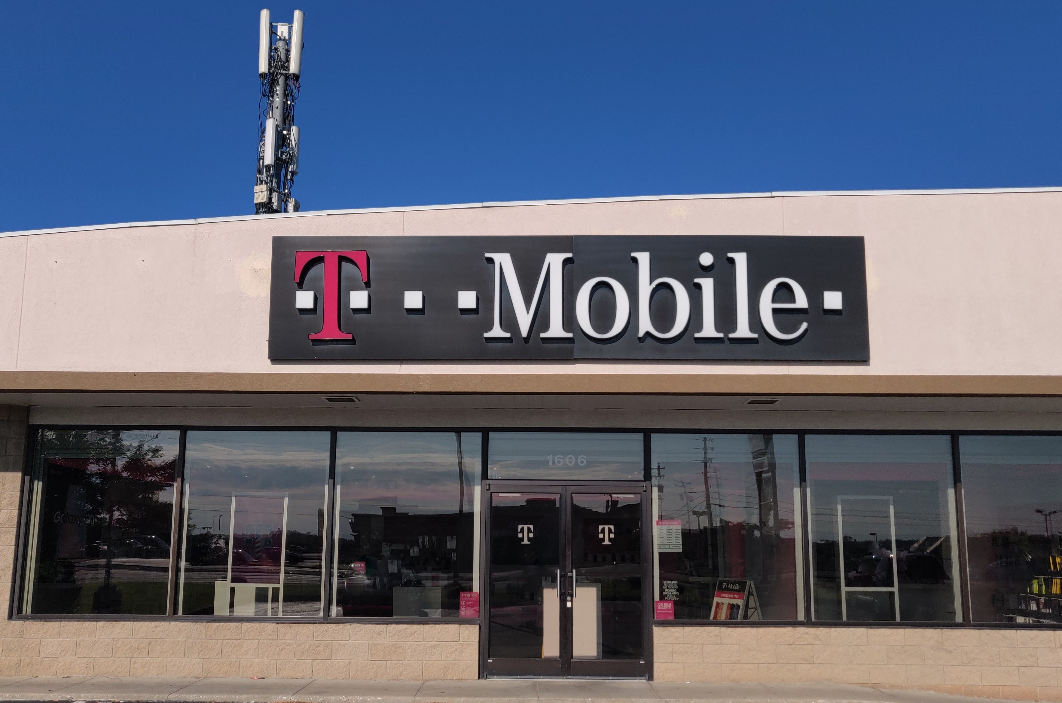 closest t mobile store
