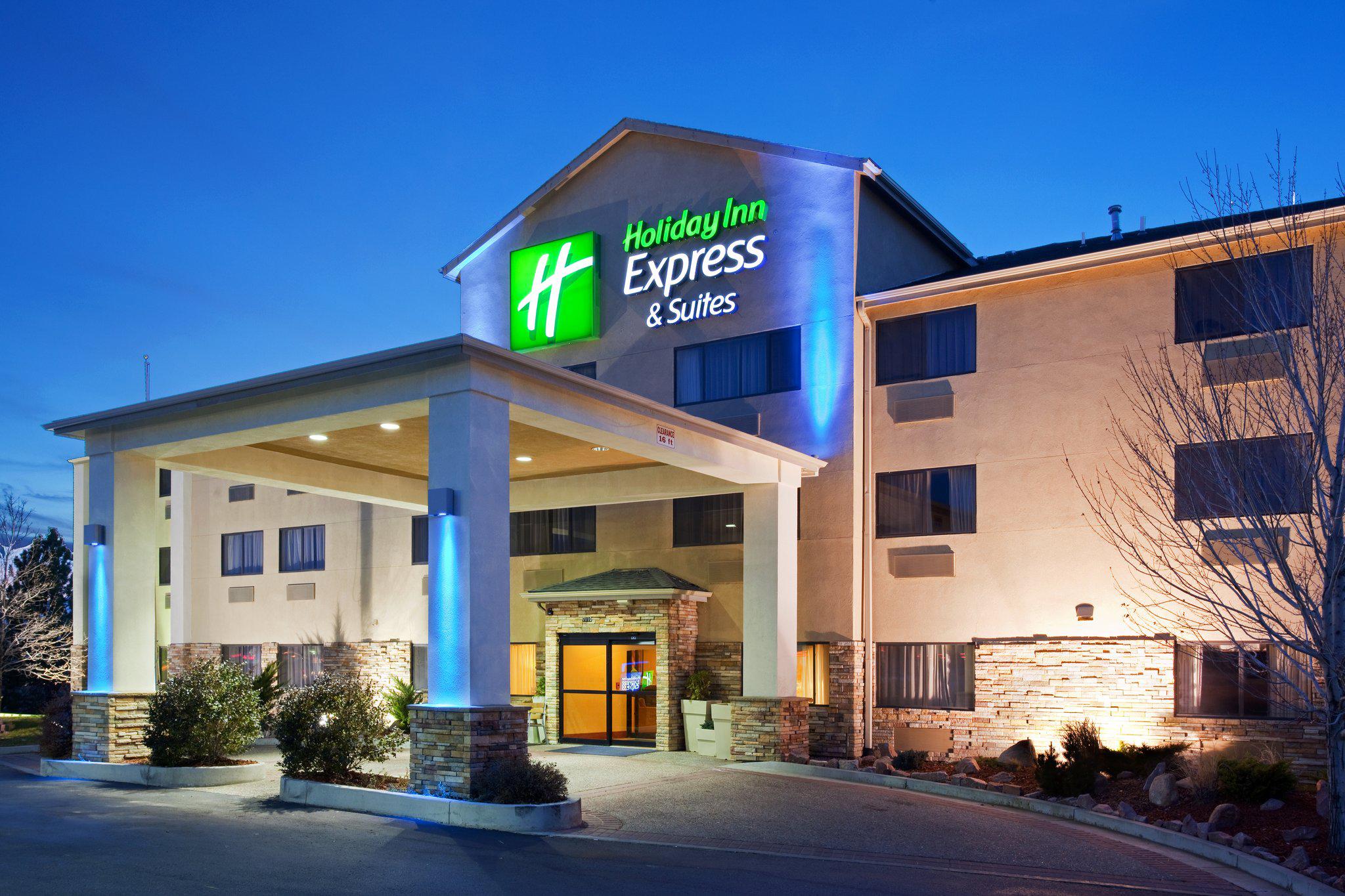 Holiday Inn Express & Suites Colorado Springs North Photo