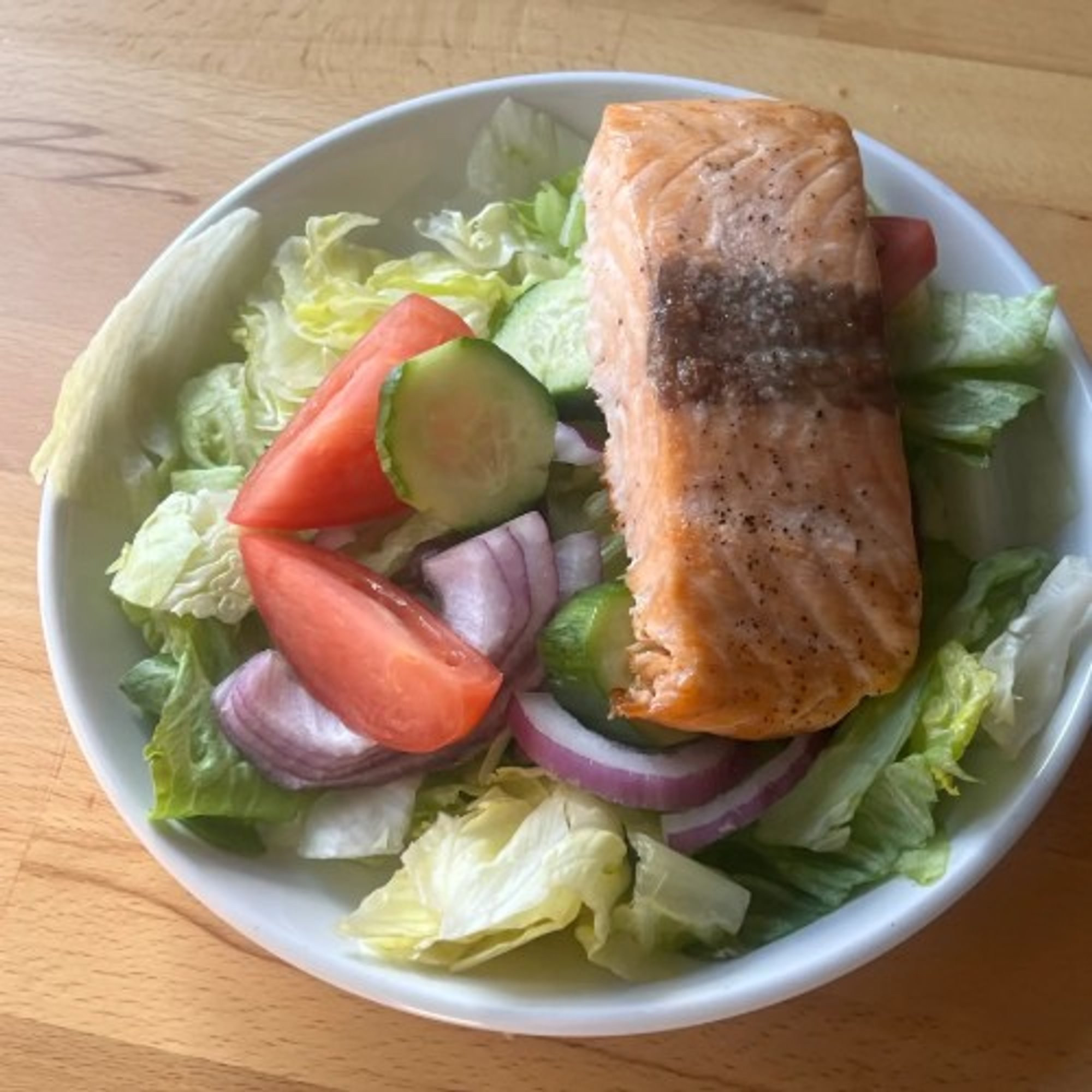 Grilled Salmon Salad