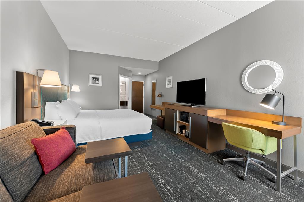 Hampton Inn & Suites Newtown Image