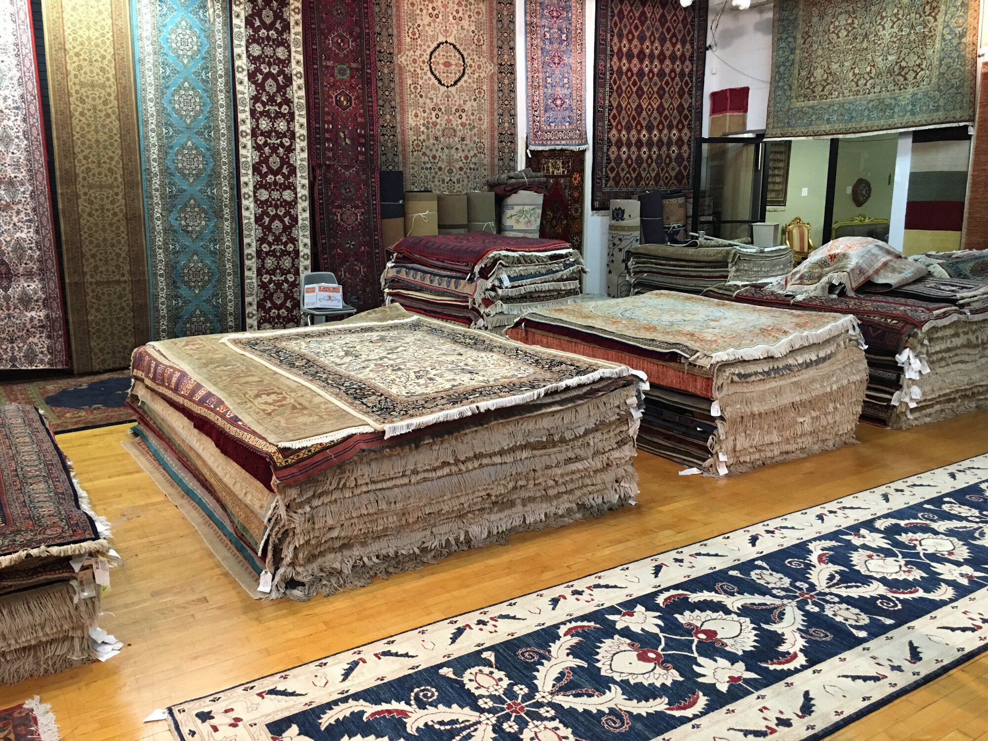 Rug Center Image